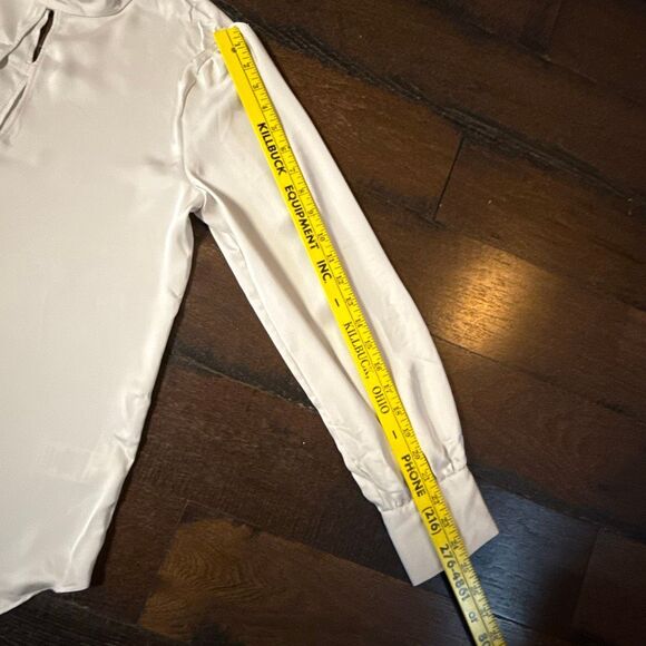 NWT Babaton aritzia Bassman keyhole long sleeve shirt size medium cream puff sle - Picture 8 of 11